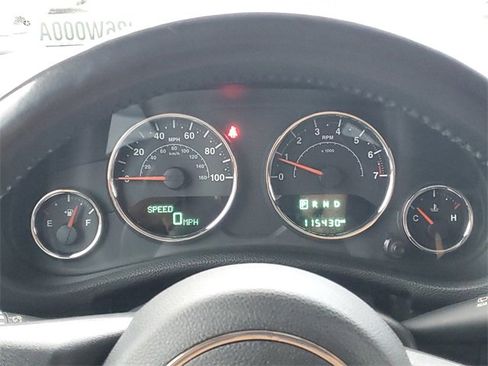 Used 2017 Jeep Wrangler Unlimited Sahara w/ Connectivity Group image 17