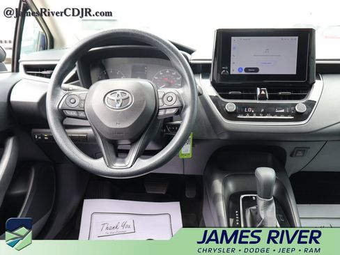 Used 2025 Toyota Corolla LE FWD image 18