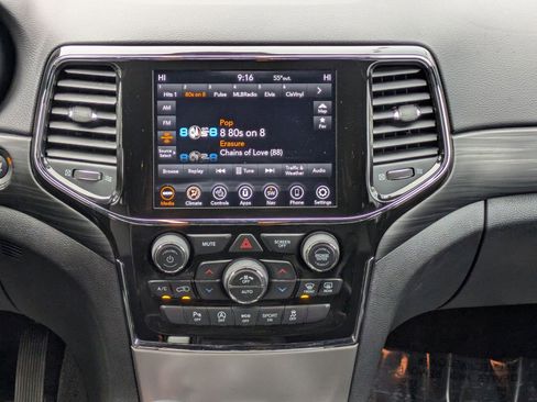 Used 2021 Jeep Grand Cherokee Laredo X image 14