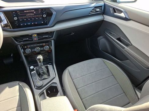 Certified 2024 Volkswagen Taos SE w/ Panoramic Sunroof Package AWD/4WD image 16