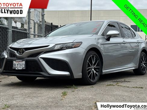 Certified 2024 Toyota Camry SE FWD image 1