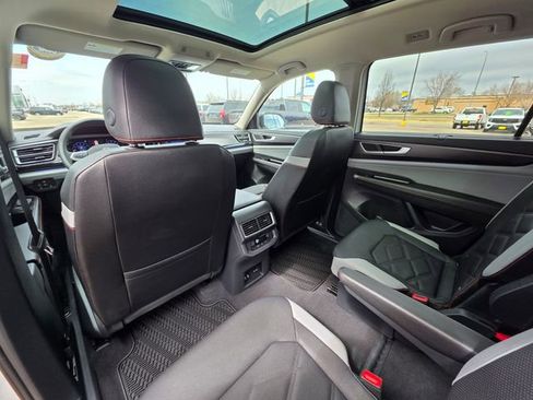 Used 2025 Volkswagen Atlas Peak Edition SE AWD/4WD image 14
