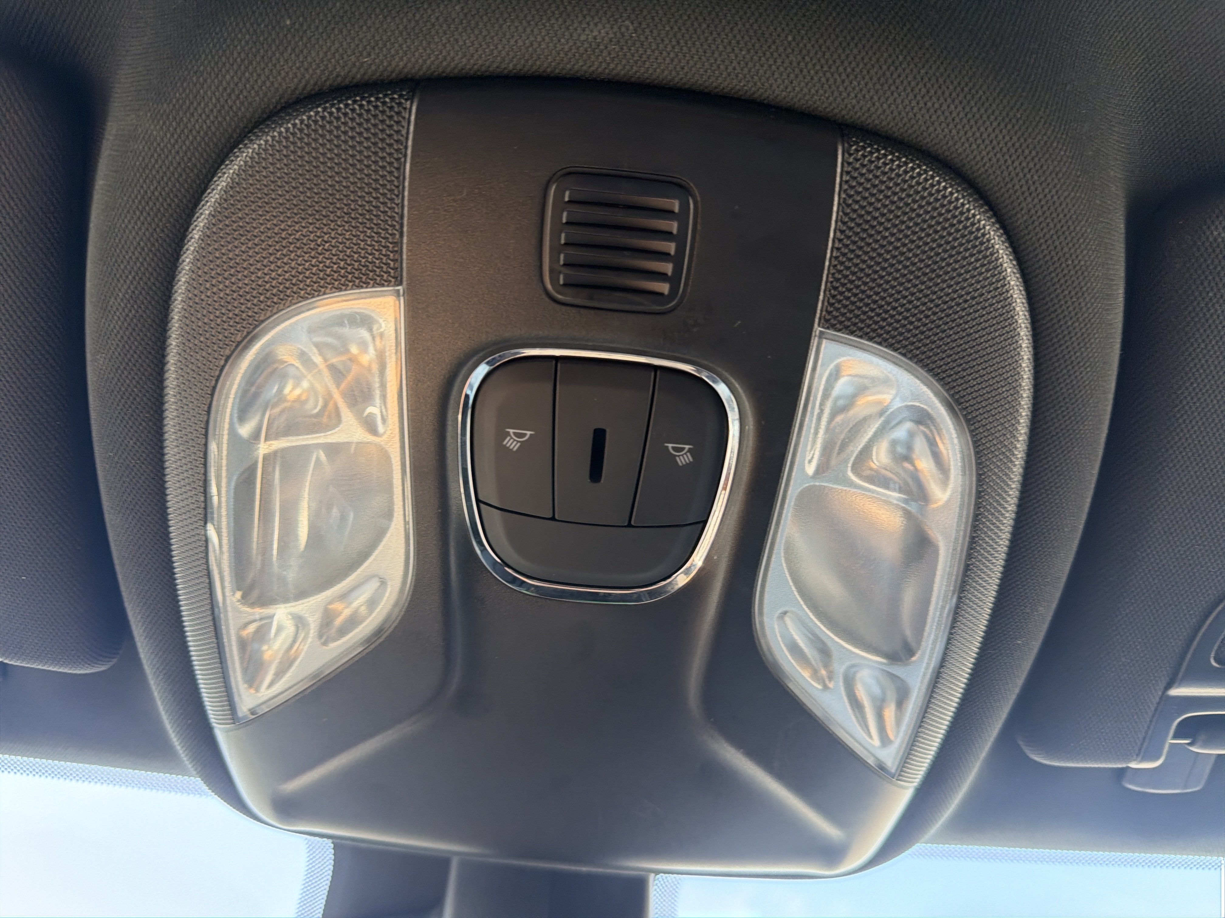 Used 2024 Jeep Compass Latitude AWD/4WD image 30