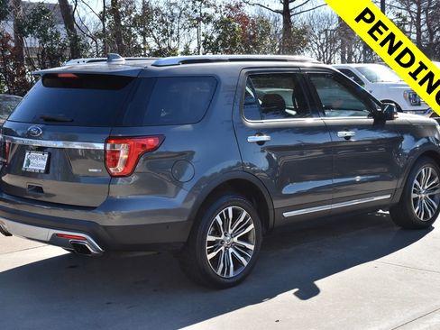 Used 2017 Ford Explorer Platinum image 7