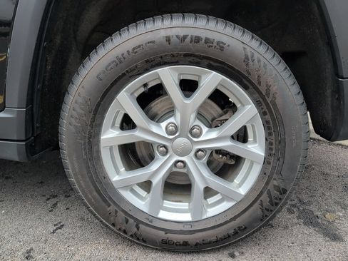 Used 2023 Jeep Grand Cherokee Limited AWD/4WD image 12