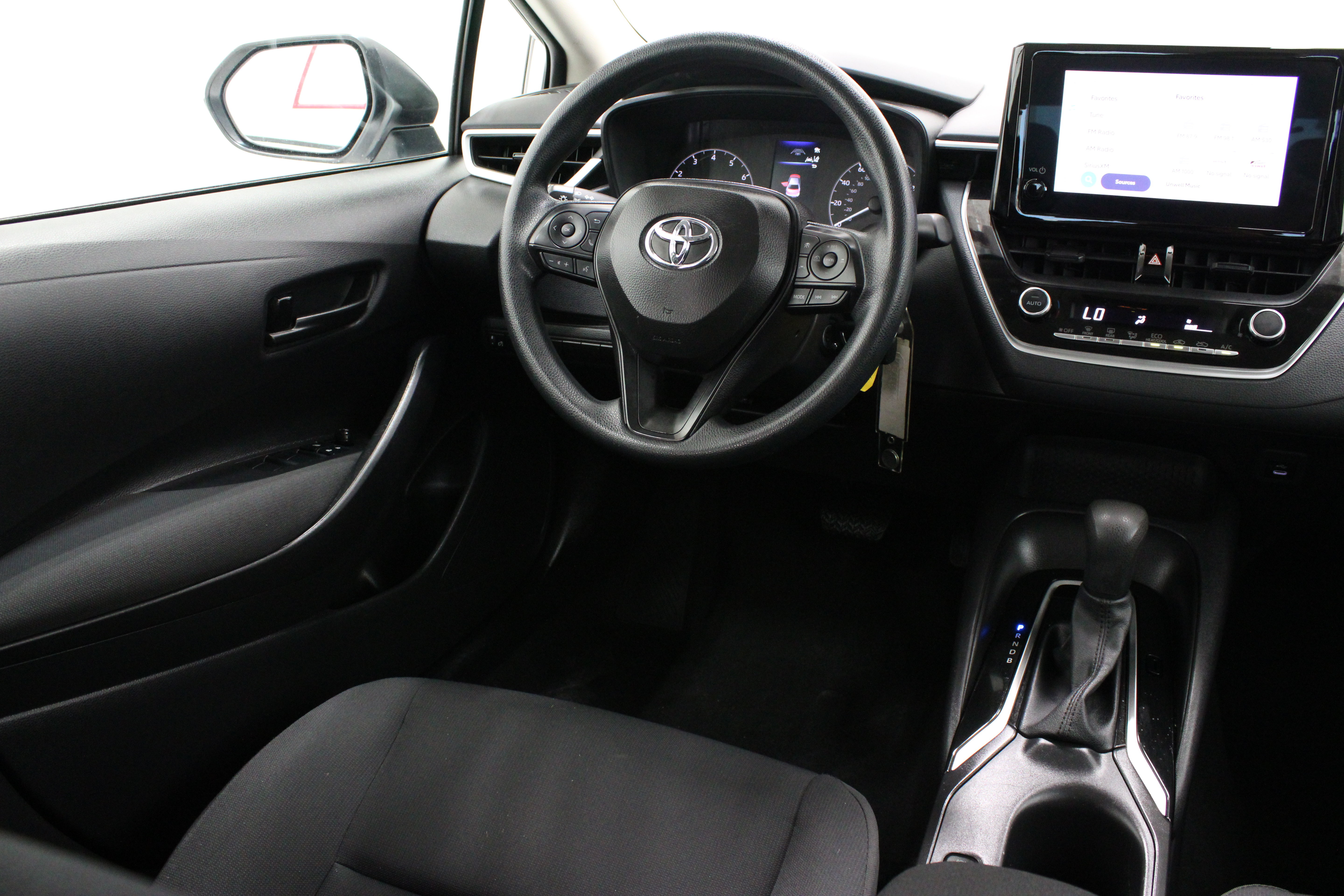 Certified 2025 Toyota Corolla LE FWD image 27