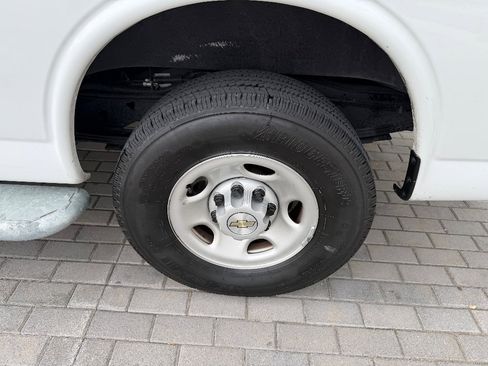 Used 2024 Chevrolet Express 2500 w/ Driver Convenience Package image 12