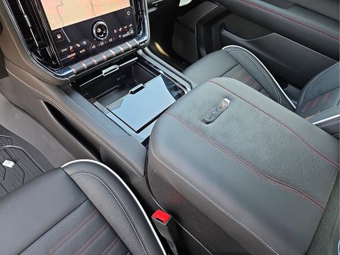 Used 2025 GMC Yukon AT4 Ultimate w/ LPO, Floor Liner Package image 25