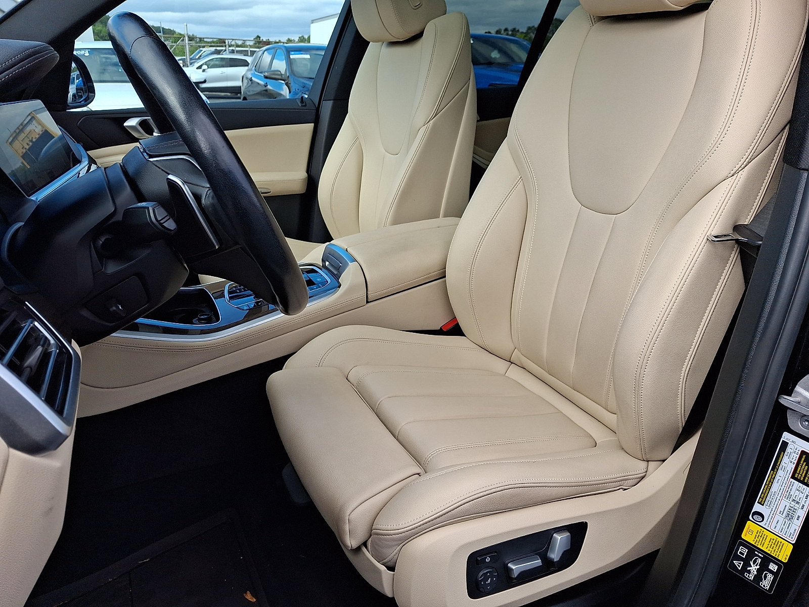 Used 2022 BMW X5 xDrive40i w/ Premium Package AWD/4WD image 14