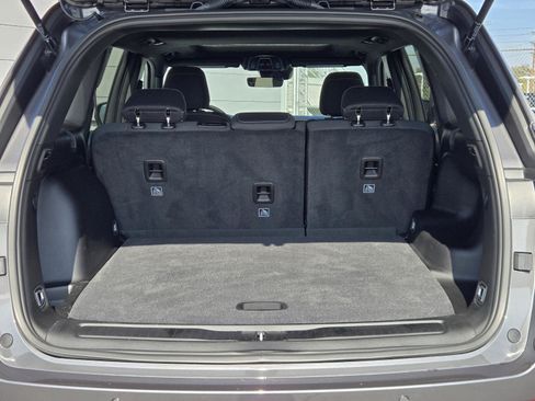 Used 2025 Jeep Grand Cherokee Laredo X RWD image 14