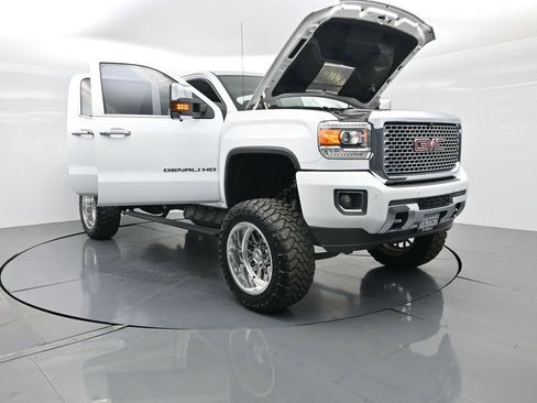 Used 2017 GMC Sierra 2500 Denali w/ Duramax Plus Package image 33