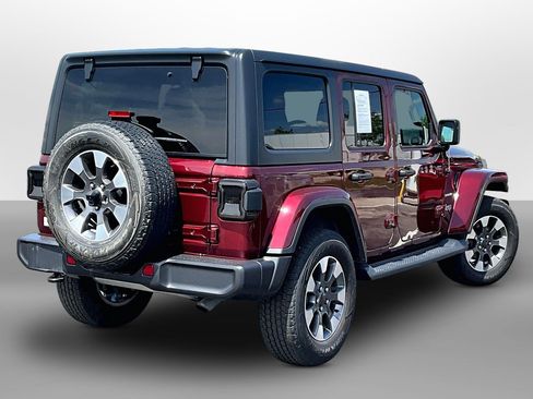 Used 2021 Jeep Wrangler Unlimited Sahara w/ Cold Weather Group AWD/4WD image 11