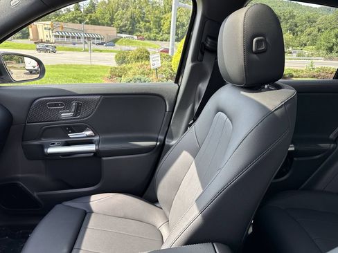 Used 2026 Mercedes-Benz GLA 250 4MATIC image 31