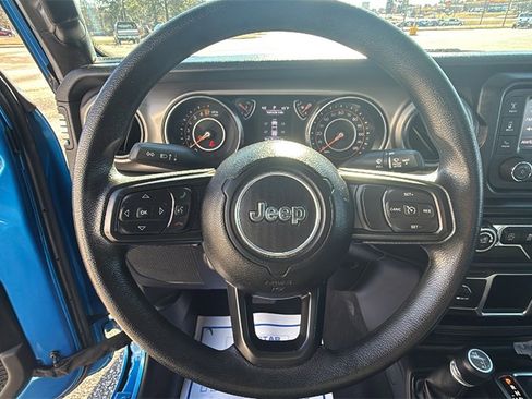 Used 2020 Jeep Gladiator Sport image 21