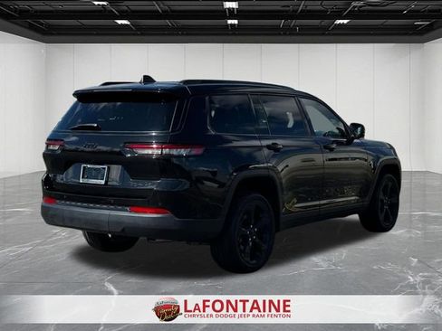 Used 2024 Jeep Grand Cherokee L Altitude AWD/4WD image 5