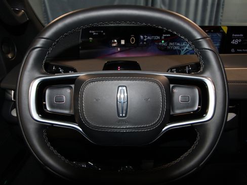 New 2026 Lincoln Navigator Reserve AWD/4WD image 9