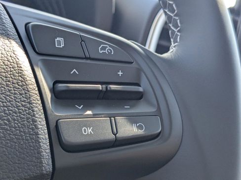 New 2025 Hyundai Venue SEL FWD image 22