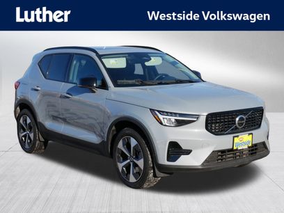 Used 2024 Volvo XC40 B5 Core