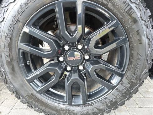 Used 2021 GMC Sierra 1500 Elevation w/ X31 Off-Road Package image 8