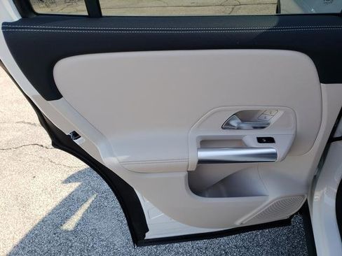 New 2025 Mercedes-Benz GLA 250 4MATIC image 13