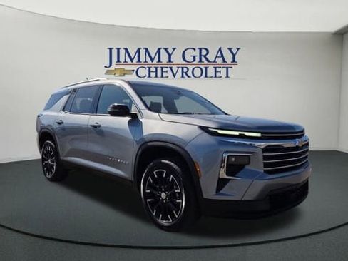 New 2026 Chevrolet Traverse LT w/ Sun and Wheel Package image 1