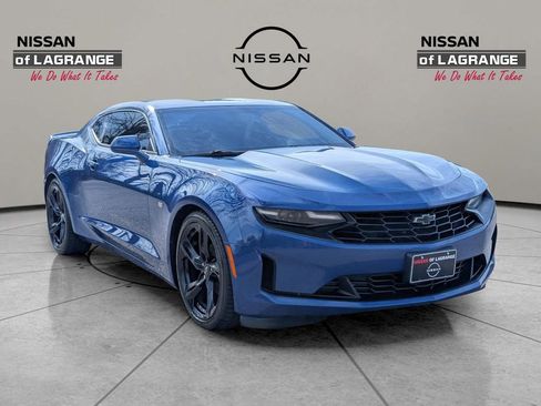 Used 2020 Chevrolet Camaro LT w/ Technology Package image 3