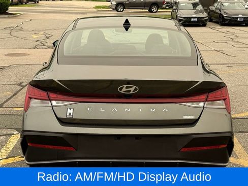 Used 2026 Hyundai Elantra Hybrid FWD image 5