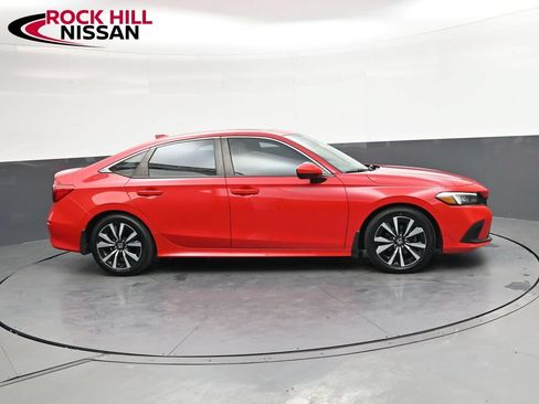 Used 2022 Honda Civic EX image 2