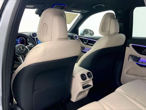 New 2026 Mercedes-Benz GLC 300 image 18
