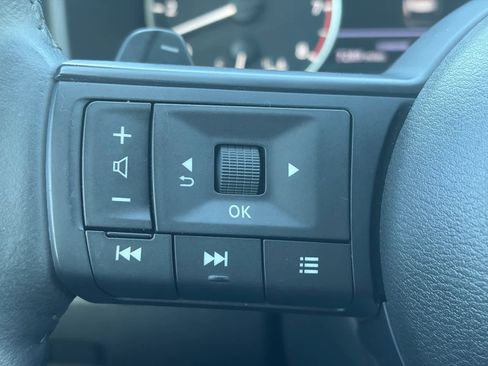 Certified 2024 Nissan Rogue SV w/ SV Premium Package image 18