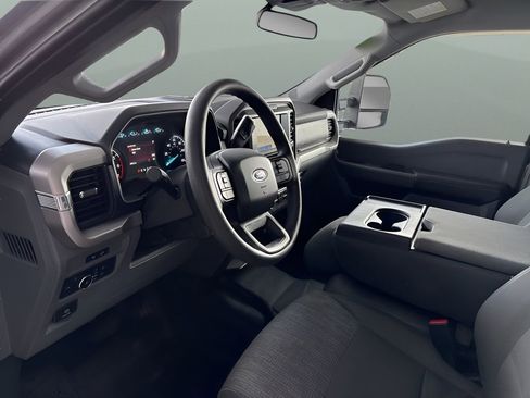 Used 2022 Ford F150 XLT w/ Trailer Tow Package image 9