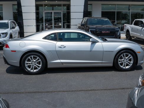 Used 2015 Chevrolet Camaro LS RWD image 2