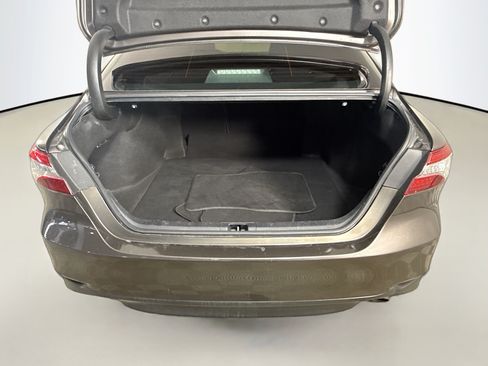 Used 2020 Toyota Camry XLE FWD image 35