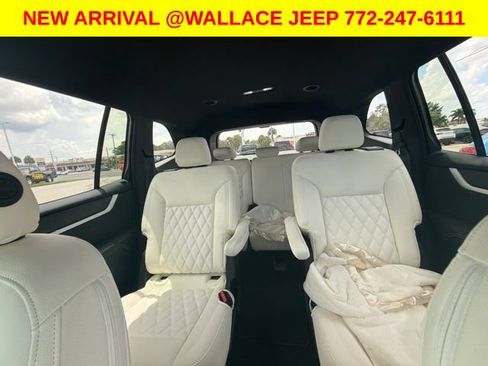 Used 2026 GMC Acadia Elevation w/ Black Edition FWD image 2