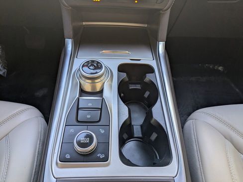 Used 2020 Ford Explorer Platinum w/ Premium Technology Package image 21