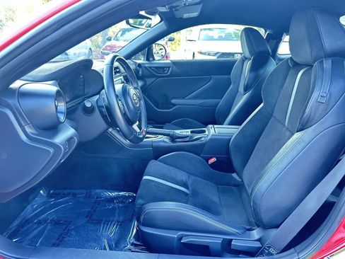Used 2025 Toyota GR86 Premium w/ ALL Weather Mat Package (TMS) RWD image 13