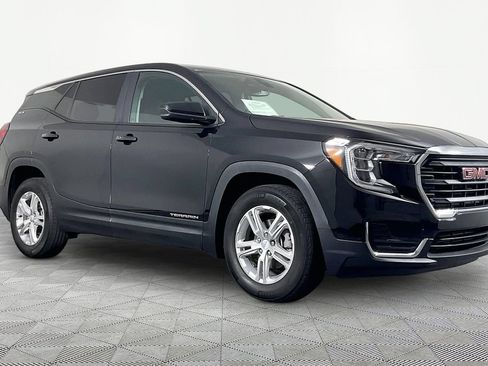 Used 2024 GMC Terrain SLE FWD image 3