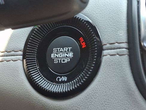 Certified 2025 Jeep Compass Limited AWD/4WD image 23