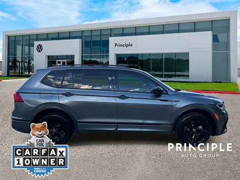 Certified 2023 Volkswagen Tiguan SE R-Line FWD image 5