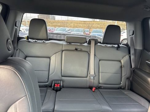 Used 2024 GMC Sierra 1500 SLT image 13