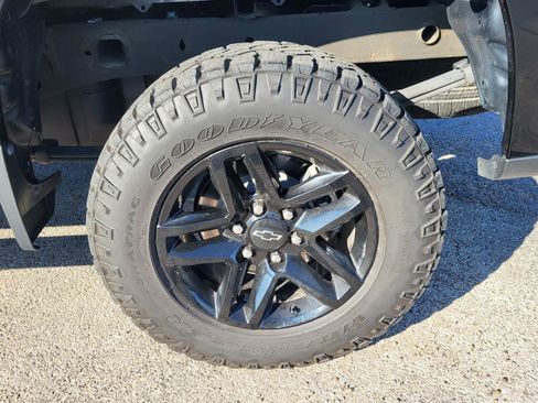 Used 2022 Chevrolet Silverado 1500 Custom Trail Boss w/ LPO, Dark Essentials Package image 29