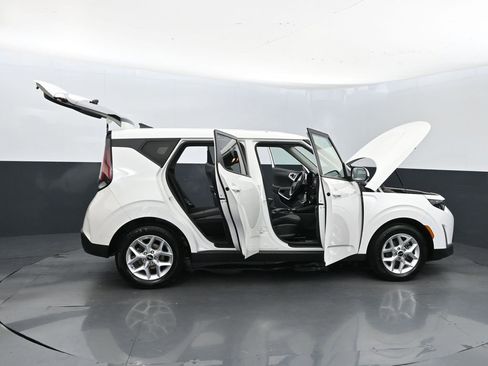 Used 2023 Kia Soul LX w/ LX Technology Package image 47