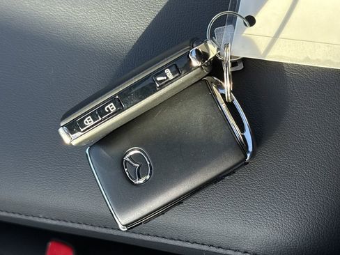 New 2026 MAZDA MAZDA3 Hatchback w/Premium Plus Pkg image 29