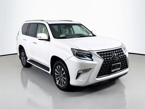 Certified 2022 Lexus GX 460 Luxury w/ Off Road Package AWD/4WD image 3