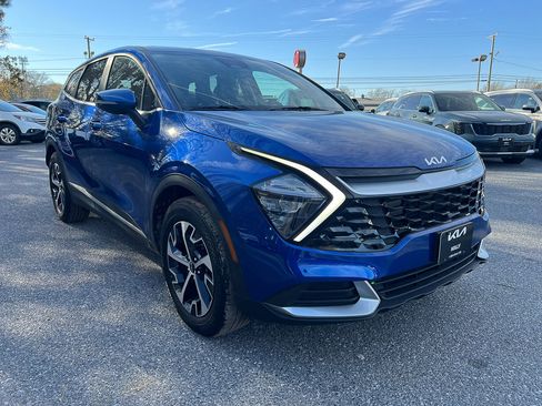 Used 2023 Kia Sportage EX image 8