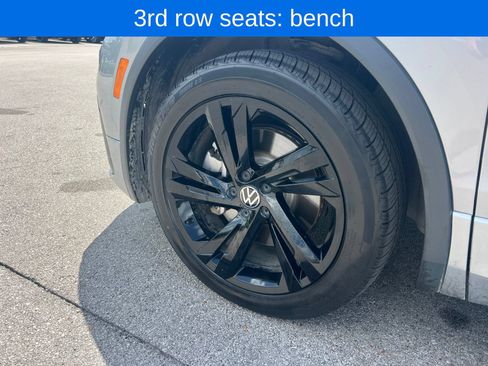 Certified 2024 Volkswagen Tiguan SE R-Line FWD image 12