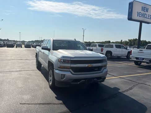 Used 2018 Chevrolet Silverado 1500 LT w/ All Star Edition AWD/4WD image 7