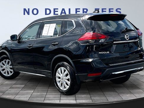 Used 2017 Nissan Rogue S image 4