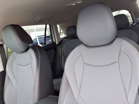 New 2026 Volkswagen Tiguan SE FWD image 10