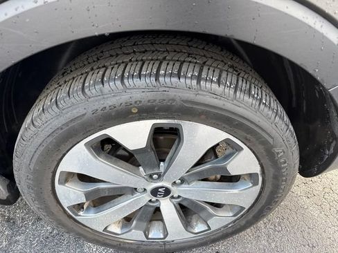 Used 2020 Kia Telluride S w/ S 8 Passenger Seating Package FWD image 6